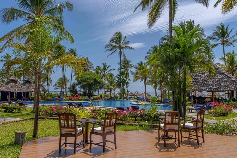 Breezes Beach Club - 6